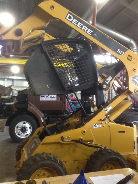 316d skid steer raising arms when machine doesent run|Lift cylinder rebuild on my 04' 317 skid steer .